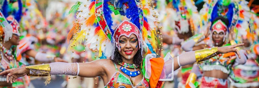 costumes traditionnels et les danses du Carnaval guadeloupeen